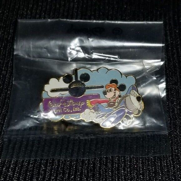Disney 2001 Pin Mickey Airplane Walt Disney Travel Company Earforce One 3582 VTG - Picture 8 of 8
